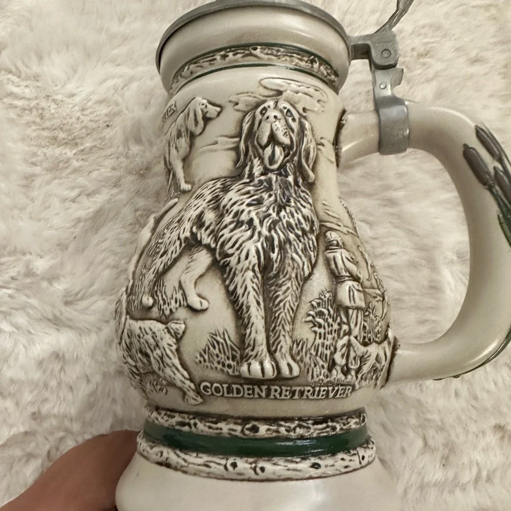 Vintage Avon Great Dogs of the Outdoors Lidded Beer Stein 1991